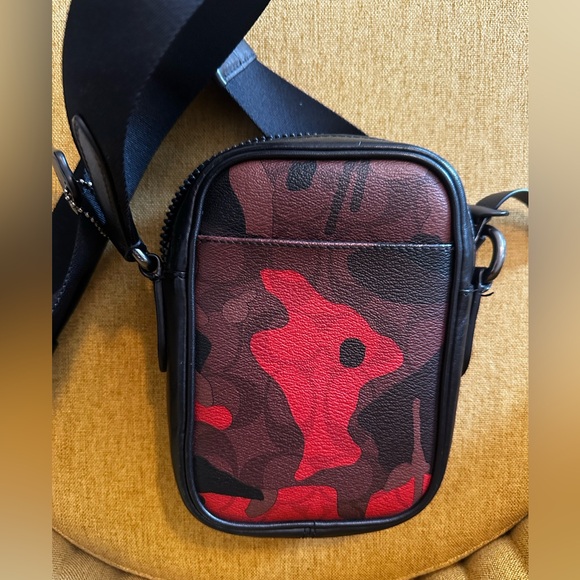 COACH Men’s Terrain Crossbody - Picture 3 of 4